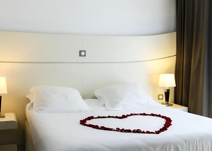 Montaigne & - Centre Канны