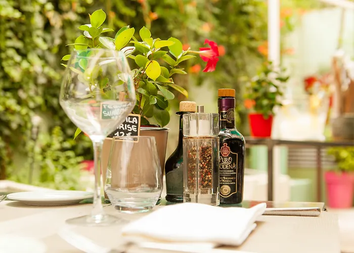 Montaigne & - Centre Отель