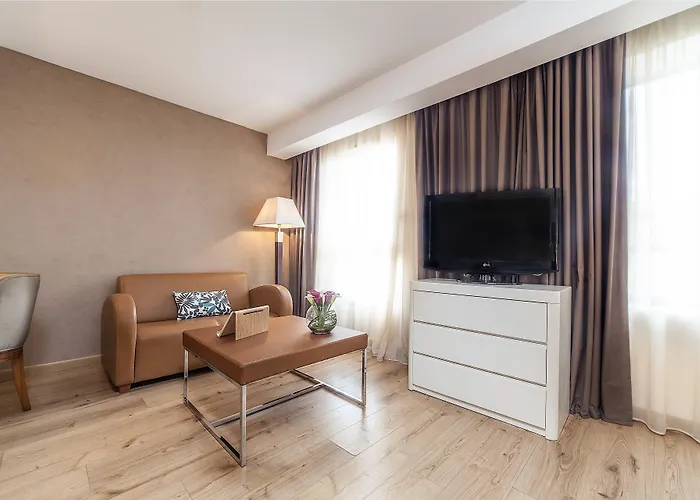 Montaigne & - Centre 4* Канны