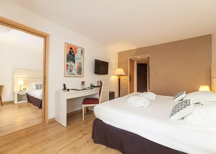 Montaigne & - Centre Канны