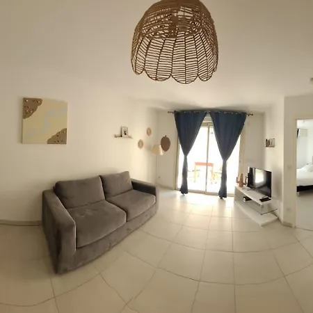 Montaigne & - Centre