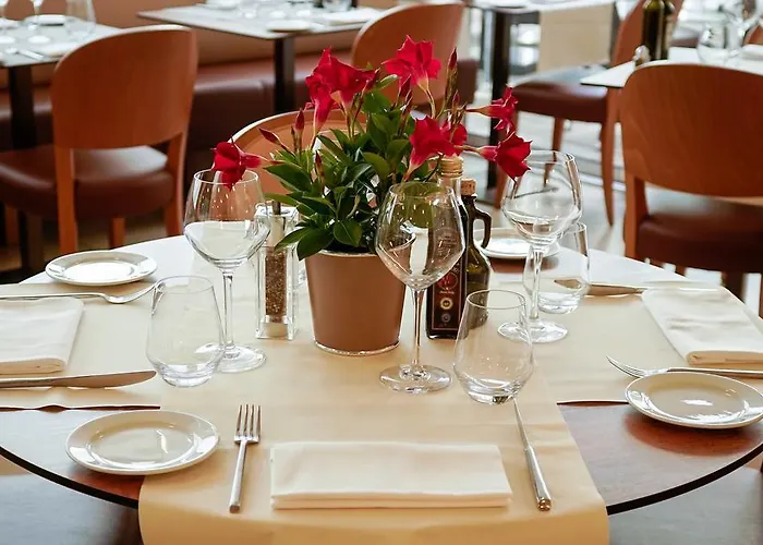 Hotel Montaigne & - Centre Cannes