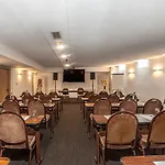 Ξενοδοχείο Montaigne & - Centre 4*