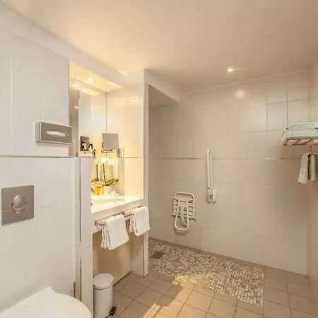 Montaigne & - Centre 4*