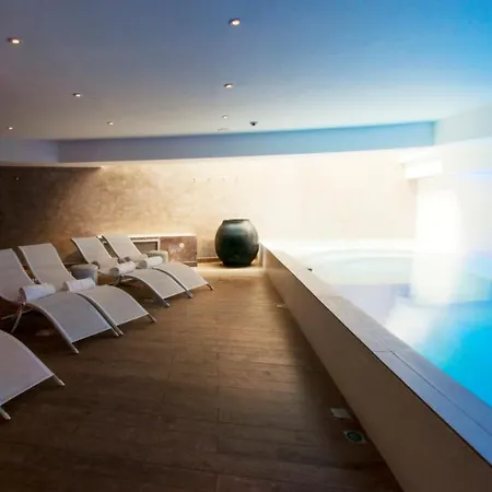 Montaigne & - Centre Hotel