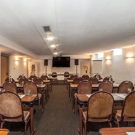 Hotel Montaigne & - Centre 4*