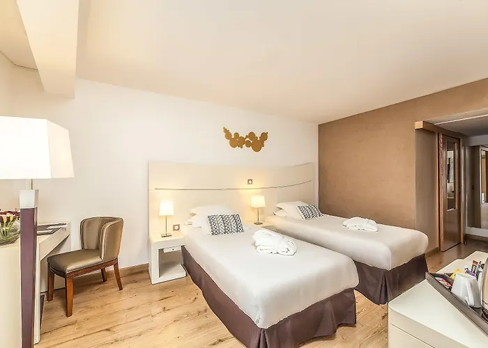 Montaigne & - Centre 칸느