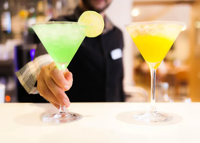 Montaigne & - Centre 호텔