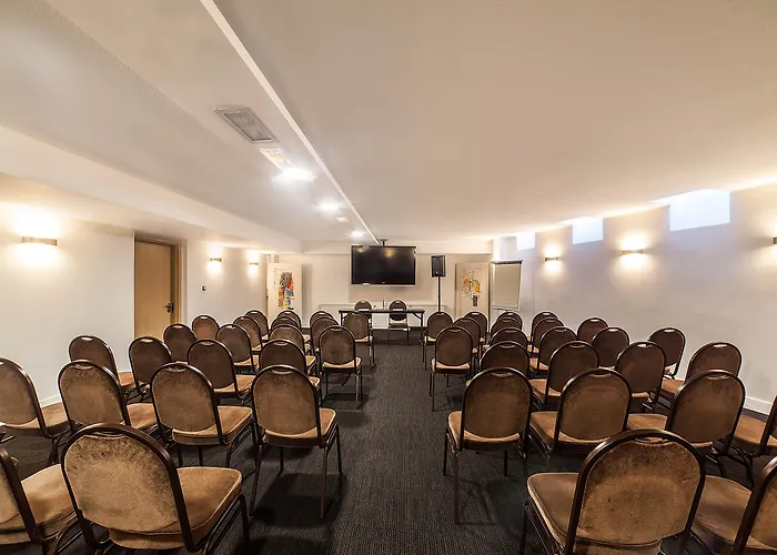 Montaigne & - Centre 호텔 4*