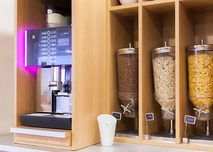 Montaigne & - Centre 칸느