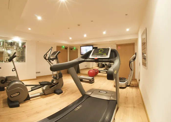 Montaigne & - Centre 4*