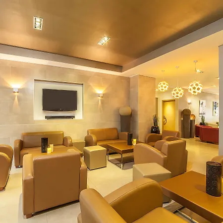 Montaigne & Hotel 4*