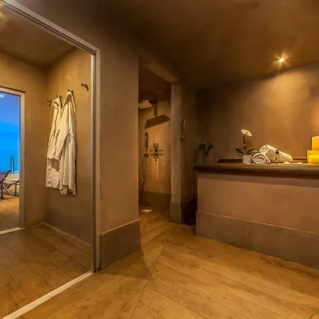 Hotel Montaigne &